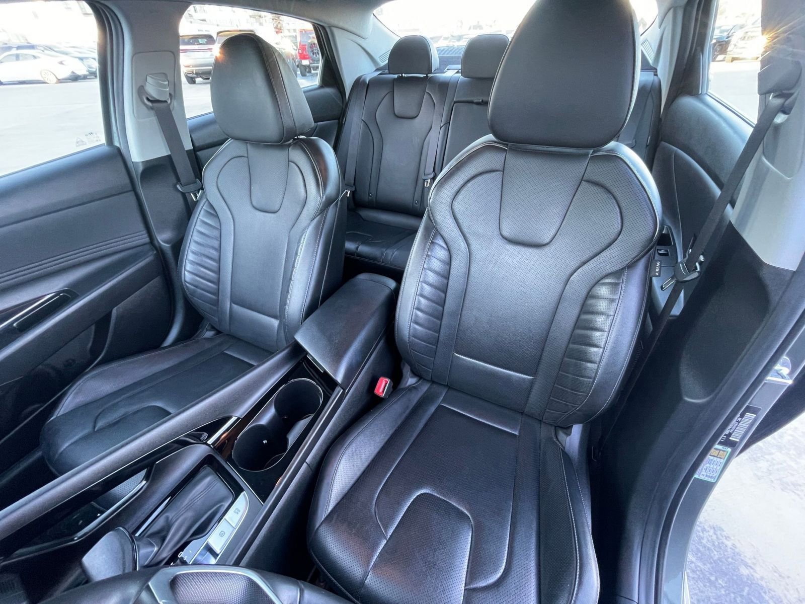 Used 2025 Hyundai Elantra Limited image 38