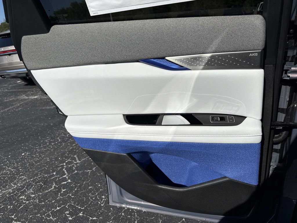 New 2026 Cadillac Optiq Luxury 2 image 13