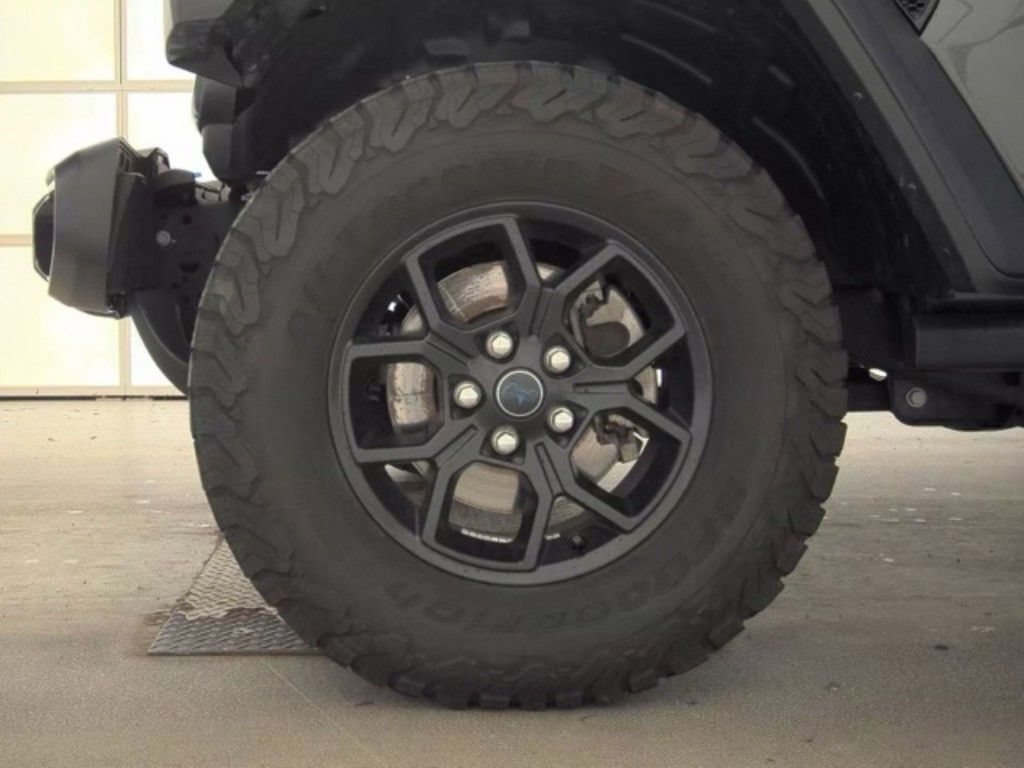 Used 2024 Jeep Wrangler Unlimited AWD/4WD image 21