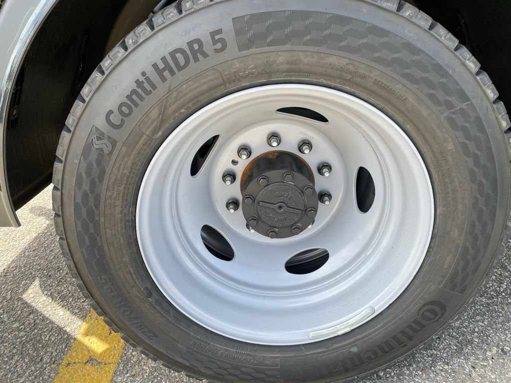 New 2026 Ford F550 4x4 Regular Cab Super Duty image 7
