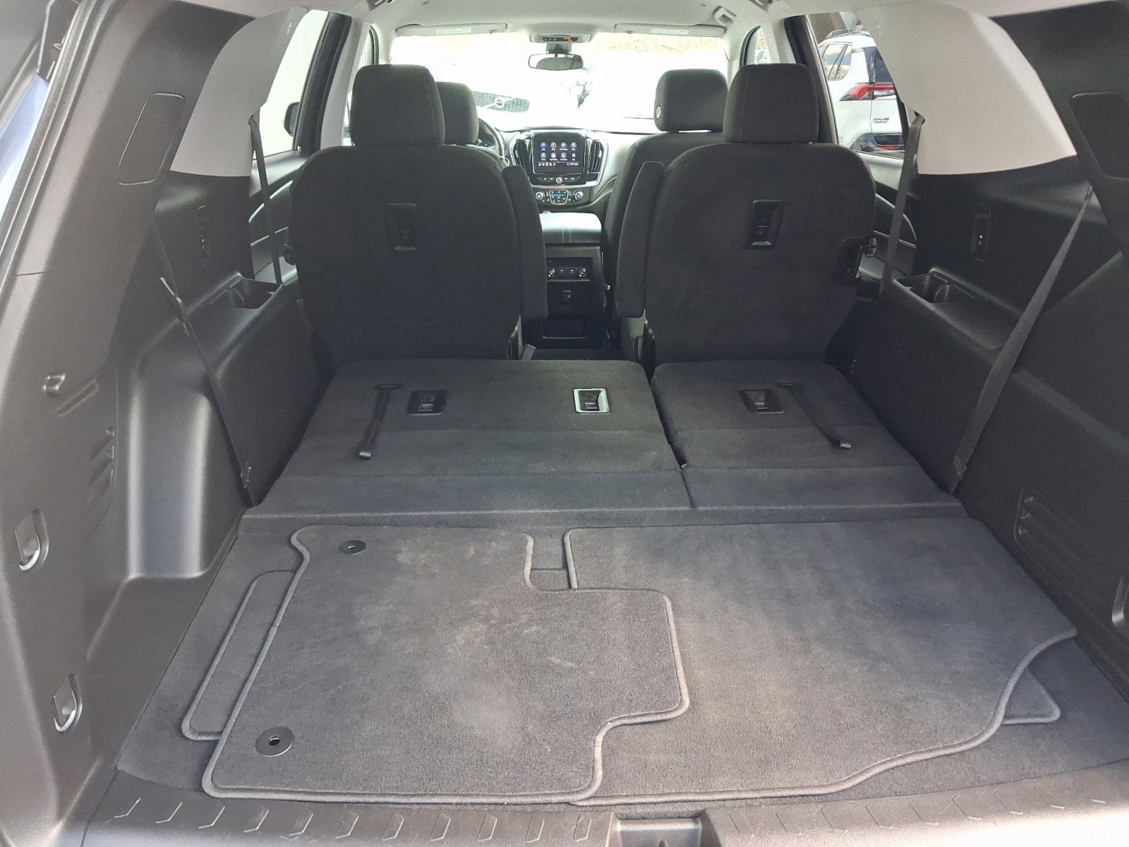 Used 2020 Chevrolet Traverse LT FWD image 24