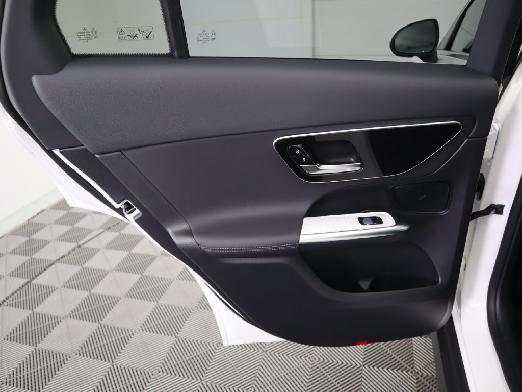 Certified 2026 Mercedes-Benz GLC 300 image 27
