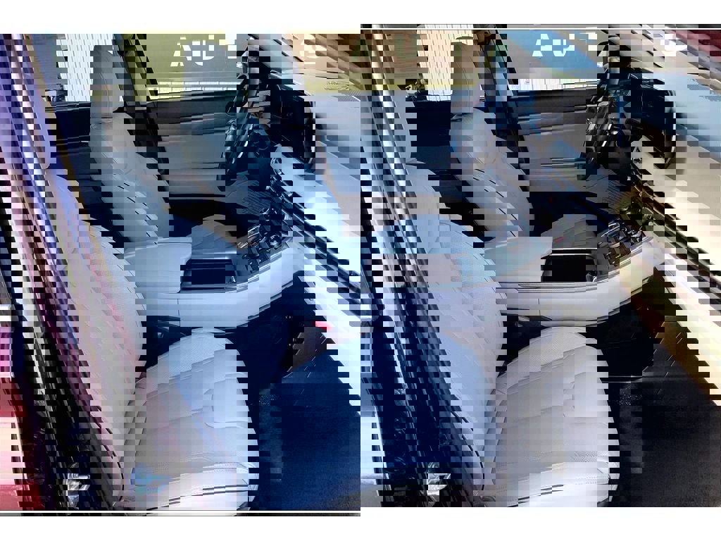 Used 2024 Hyundai Palisade SEL w/ Premium Package image 8