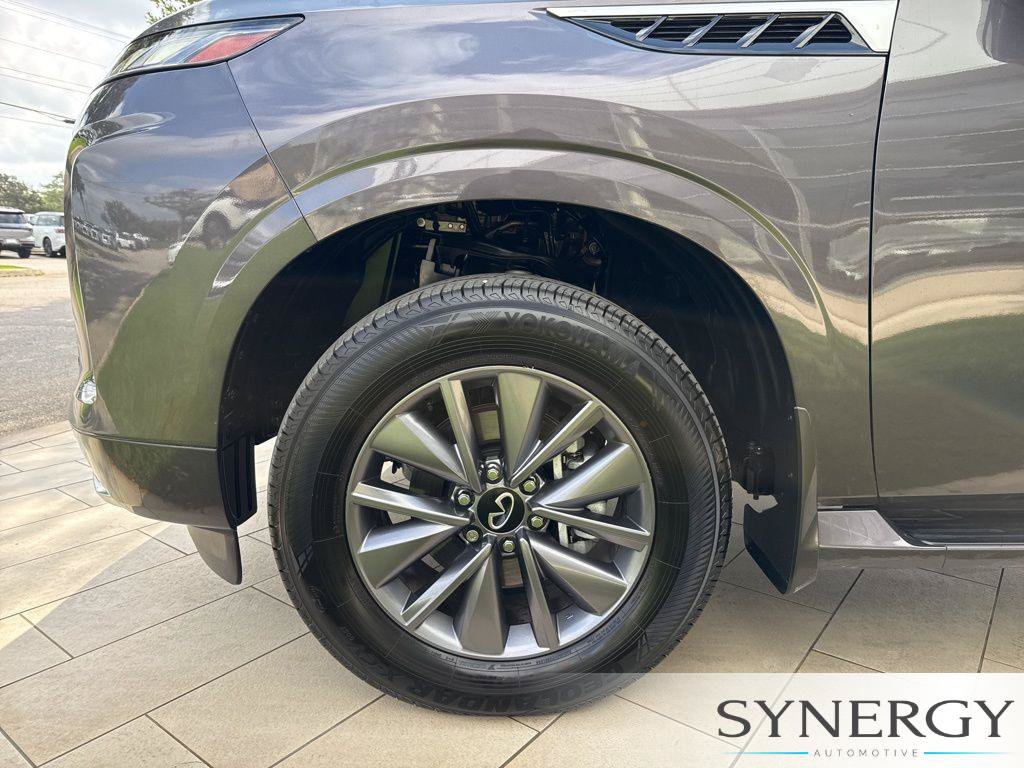 Certified 2026 INFINITI QX80 Pure AWD/4WD image 9