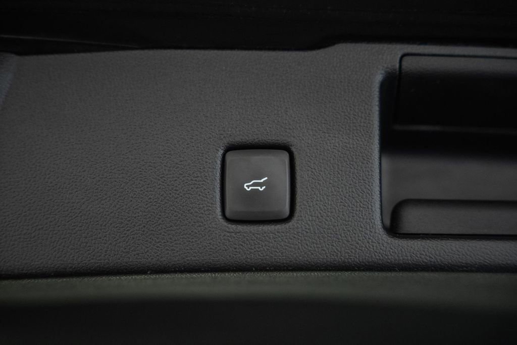 Used 2020 Ford Escape Titanium AWD/4WD image 11