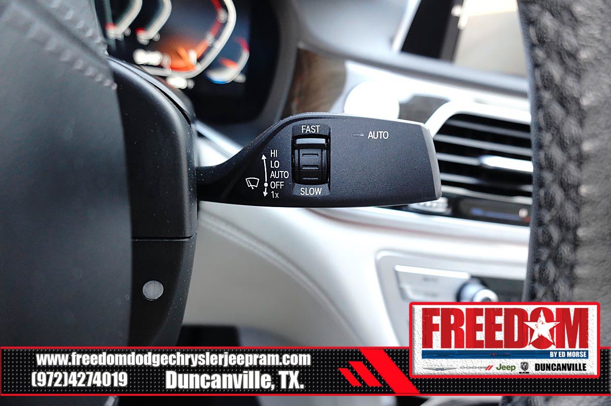 Used 2021 BMW 740i w/ Premium Package RWD image 33