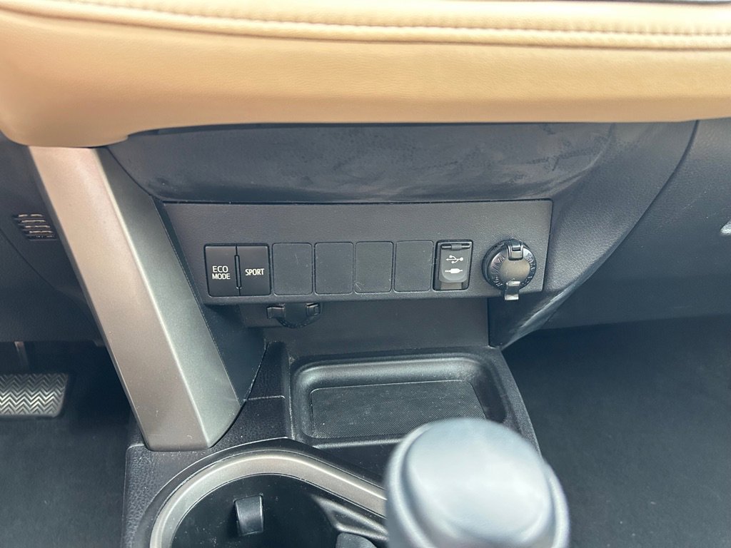 Used 2017 Toyota RAV4 XLE FWD image 19