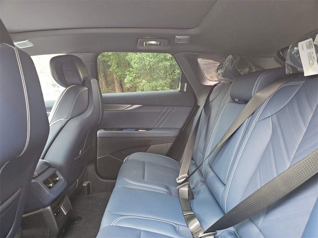 New 2026 Cadillac Optiq Luxury 2 image 17