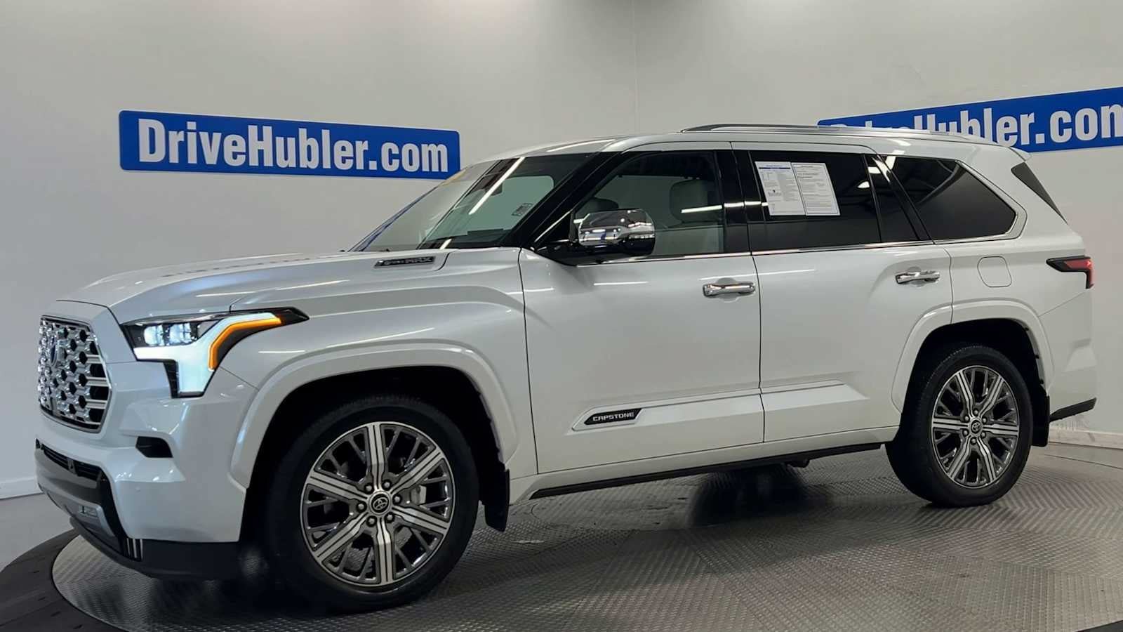 Used 2023 Toyota Sequoia Capstone AWD/4WD image 4