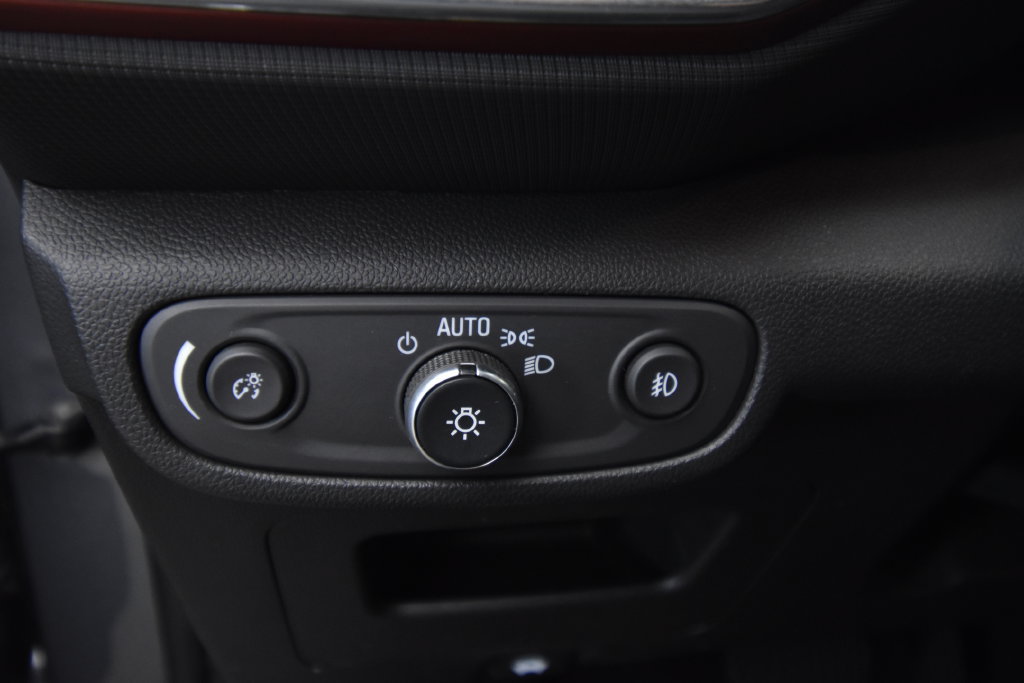 Used 2021 Chevrolet TrailBlazer RS w/ Technology Package FWD image 27