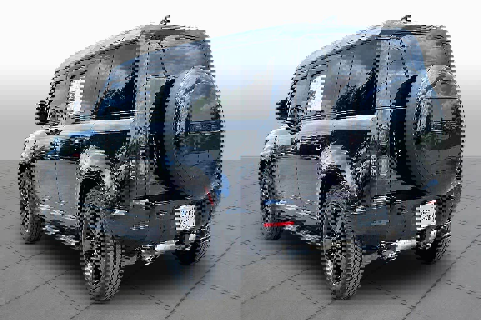 Used 2026 Land Rover Defender 110 V8 image 11