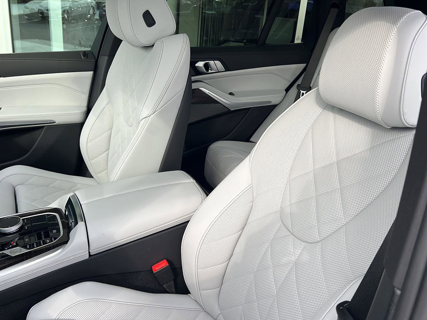 New 2026 BMW X5 xDrive40i w/ M Sport Package image 28