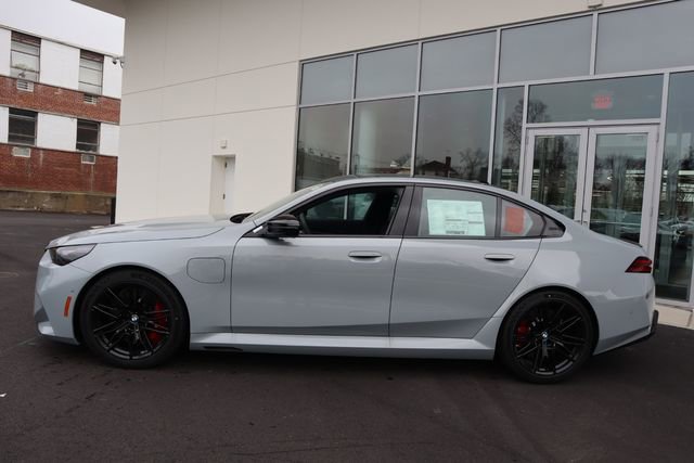 New 2026 BMW M5 w/ Executive Package image 8