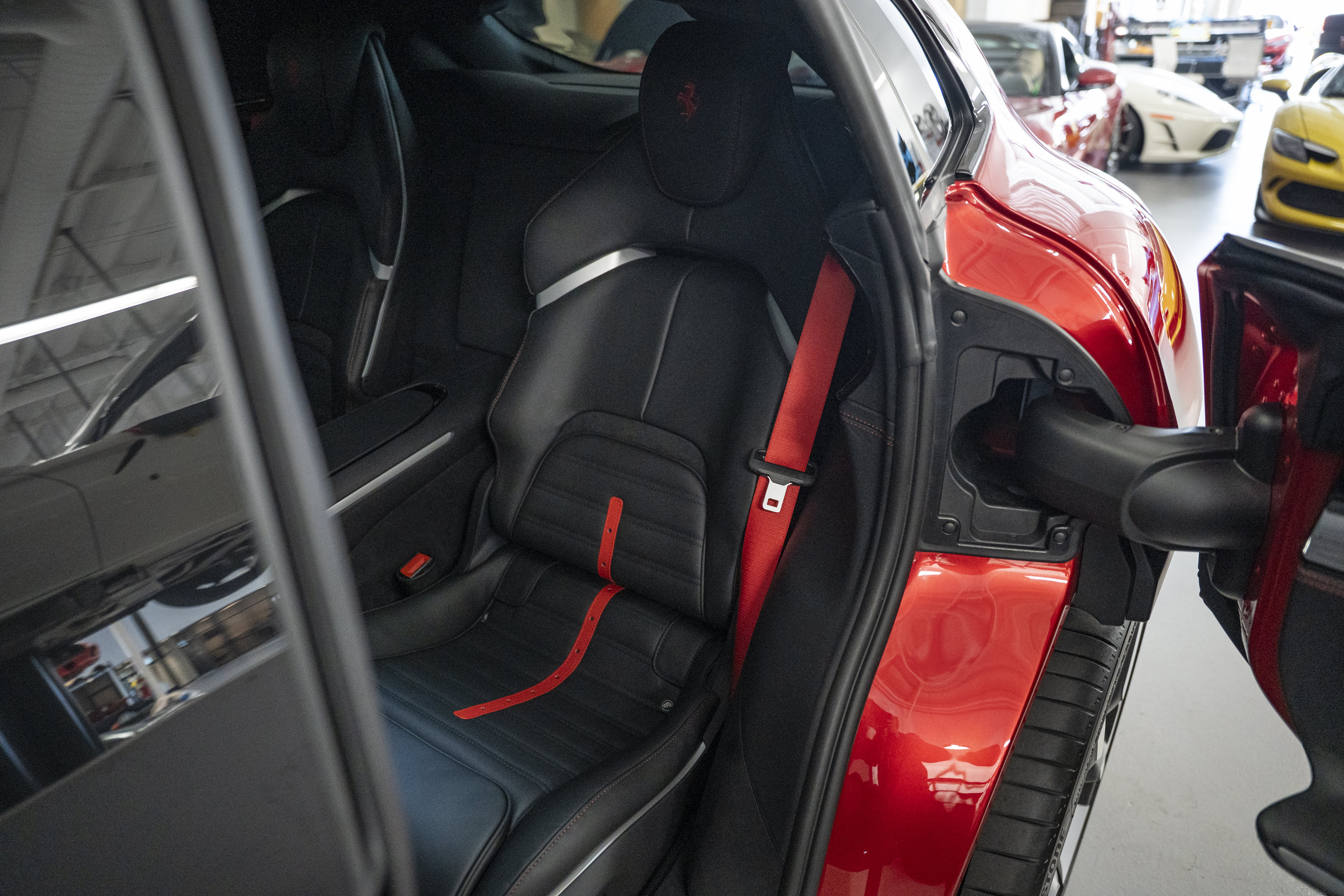 Used 2026 Ferrari Purosangue AWD/4WD image 31