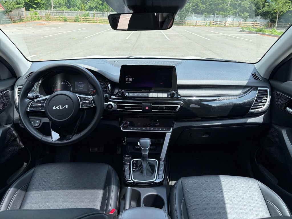 Used 2023 Kia Seltos EX AWD/4WD image 15