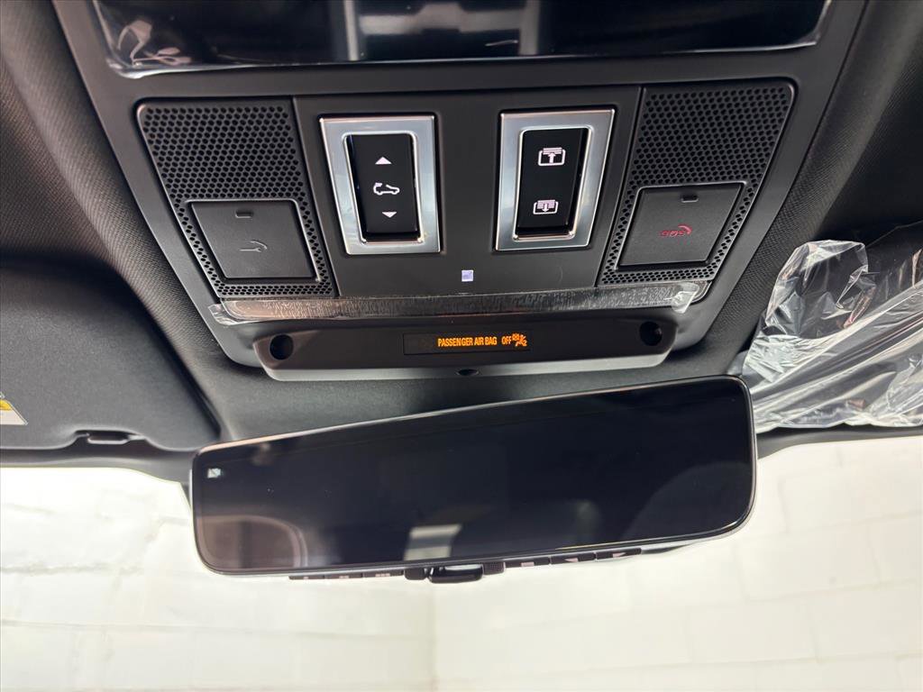 New 2026 Land Rover Defender 130 X-Dynamic SE image 12