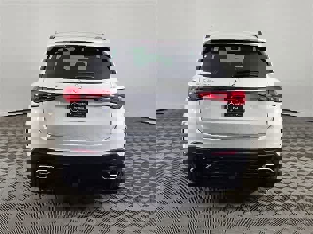 Used 2025 Mercedes-Benz GLC 350e 4MATIC image 4