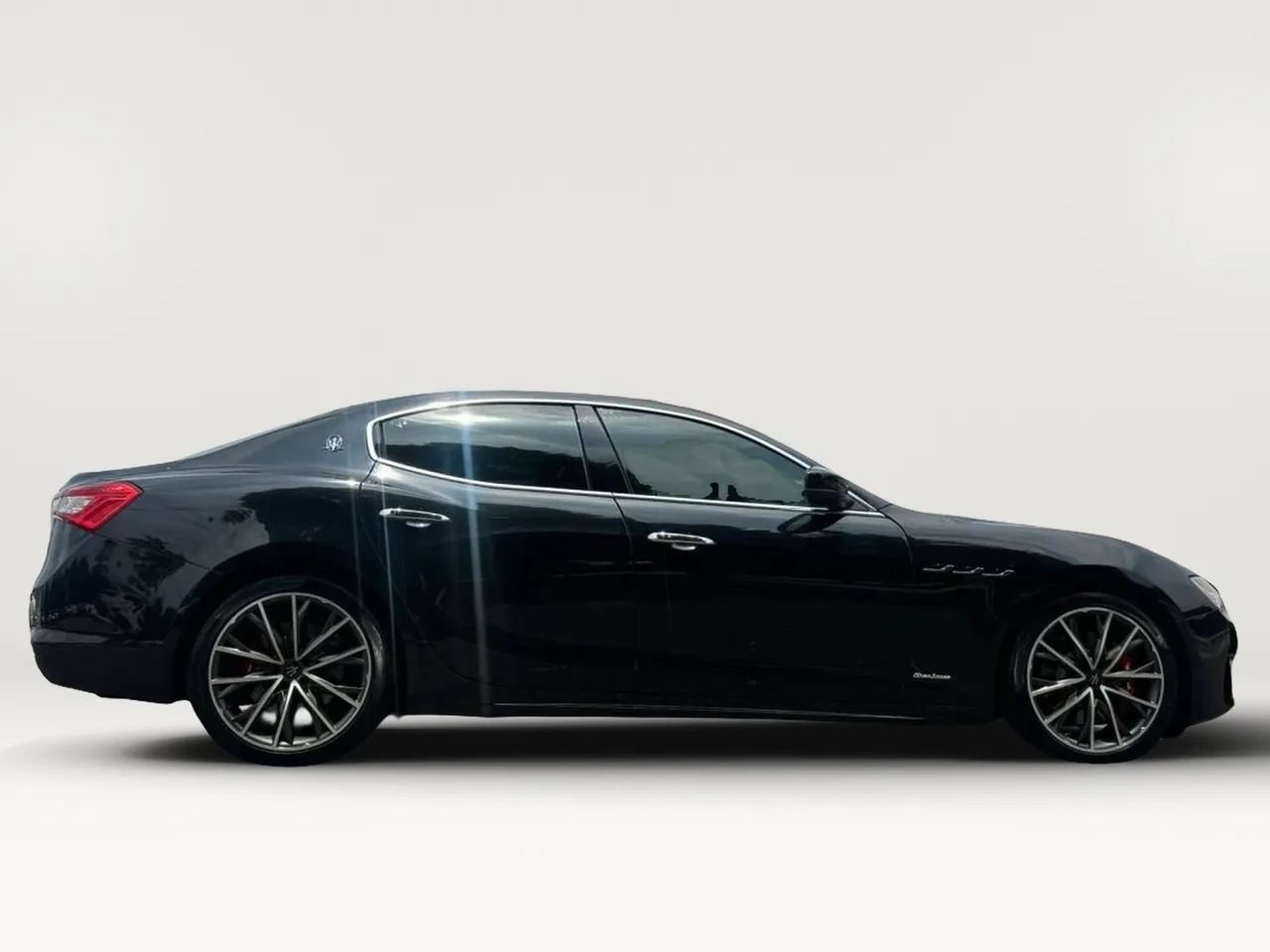 Used 2019 Maserati Ghibli S GranLusso AWD/4WD image 19