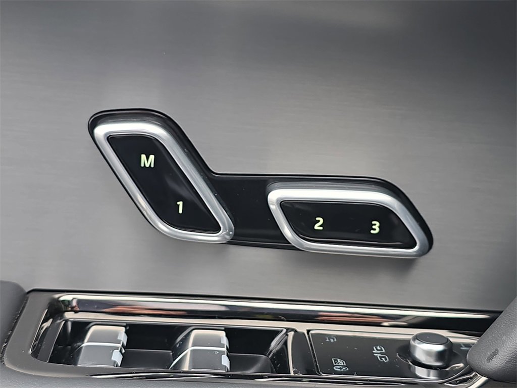 Used 2025 Land Rover Range Rover Sport SE image 33