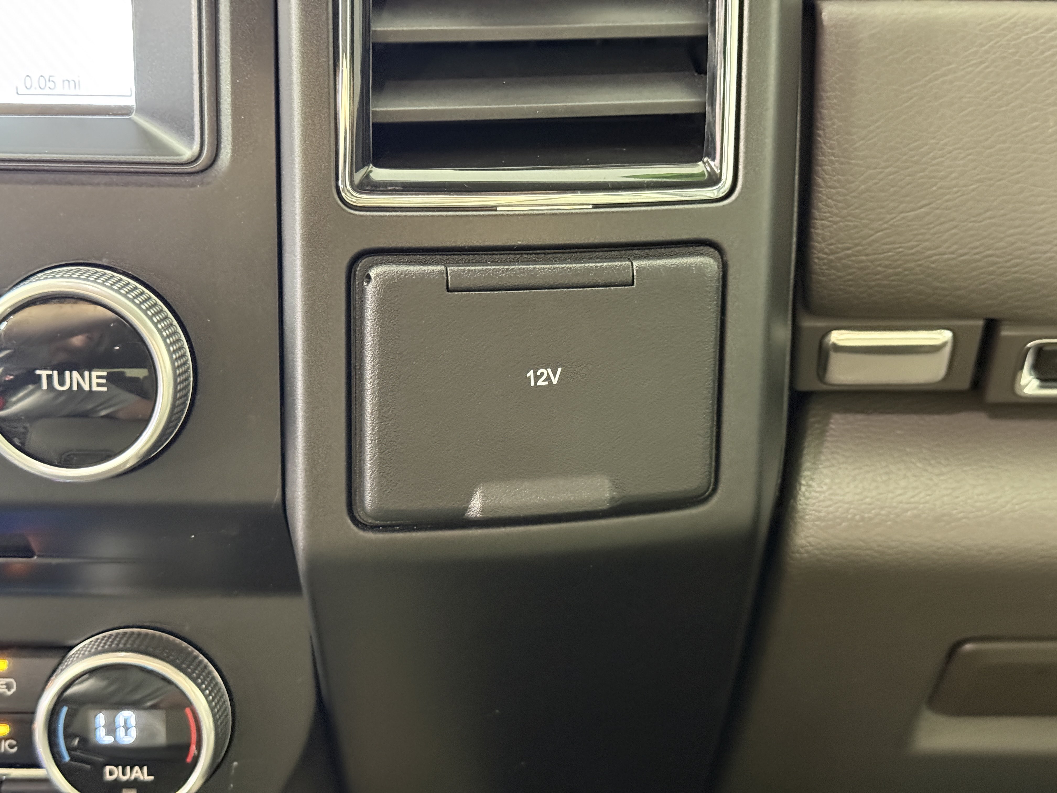Certified 2018 Ford Expedition Max Limited RWD image 26