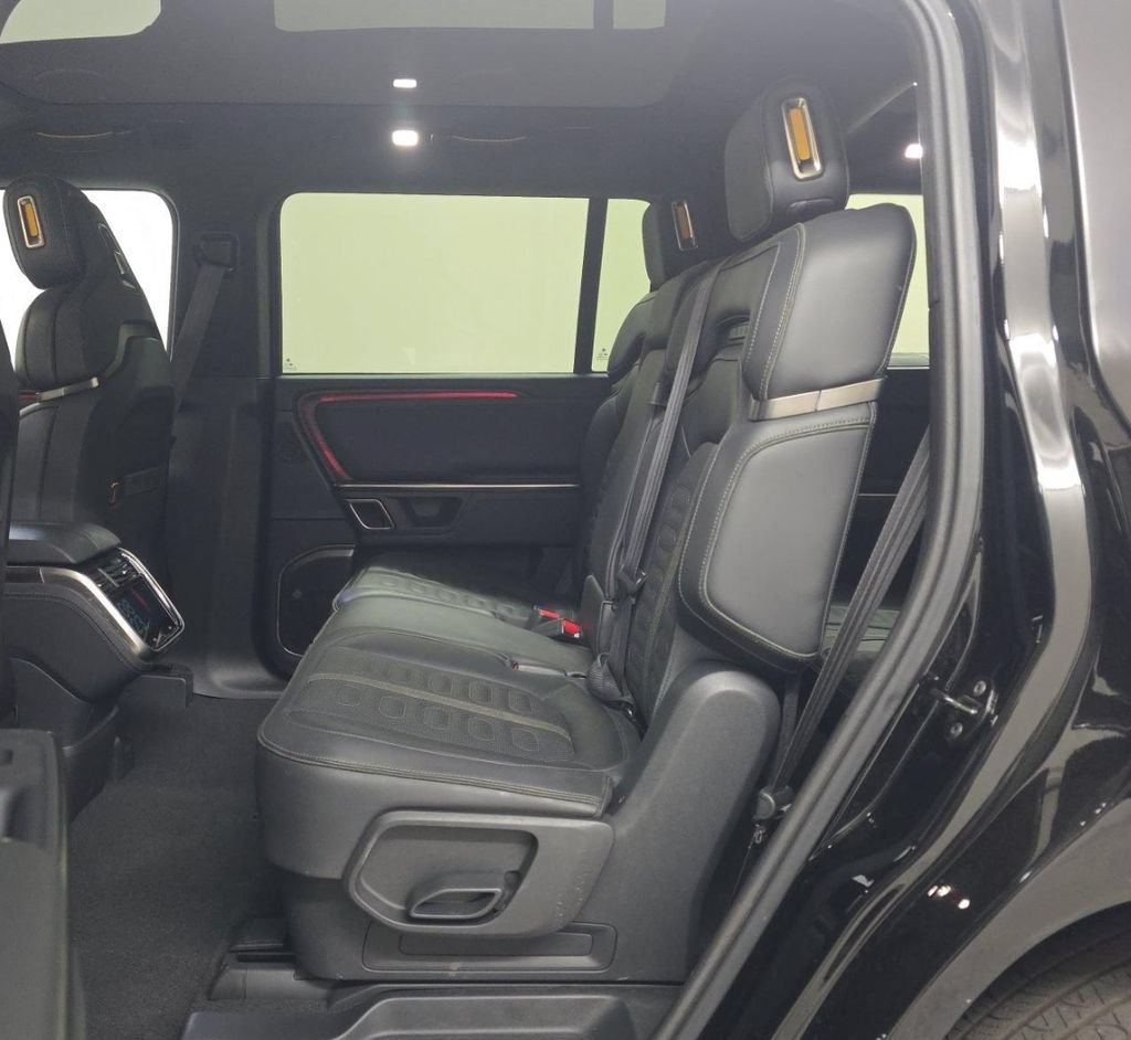 Used 2024 Rivian R1S Adventure AWD/4WD image 5