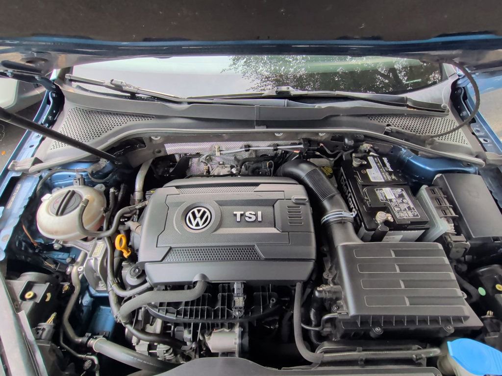 Used 2016 Volkswagen Golf S FWD image 11