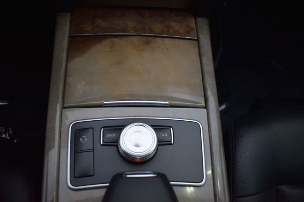 Used 2011 Mercedes-Benz E 350 Sedan image 24