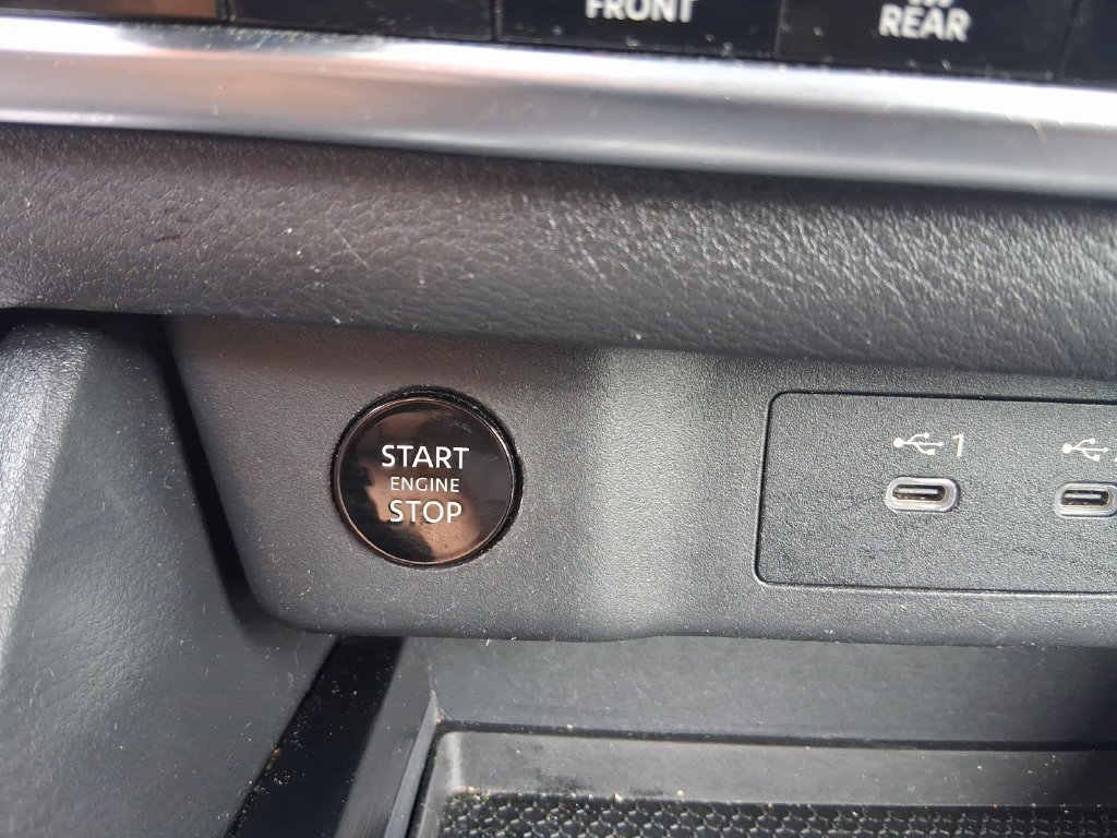 Used 2025 Nissan Rogue SV FWD image 29
