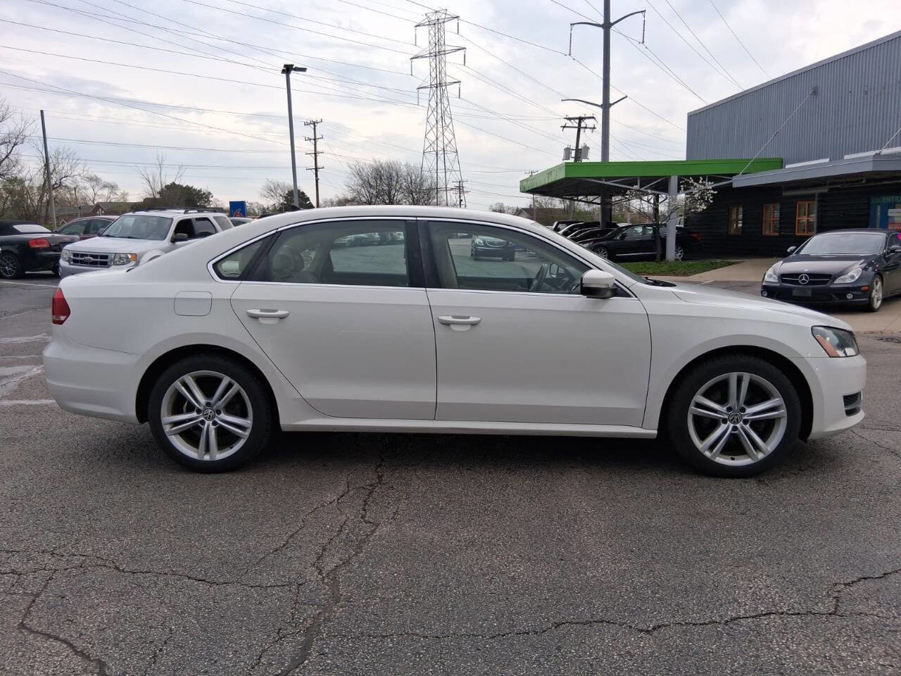 Used 2014 Volkswagen Passat 1.8T SE FWD image 4