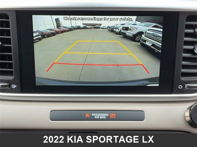 Used 2022 Kia Sportage LX image 19