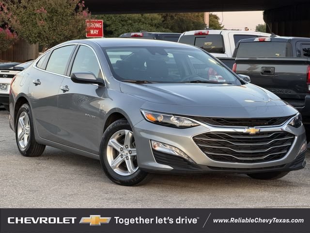Used 2023 Chevrolet Malibu LT FWD image 2