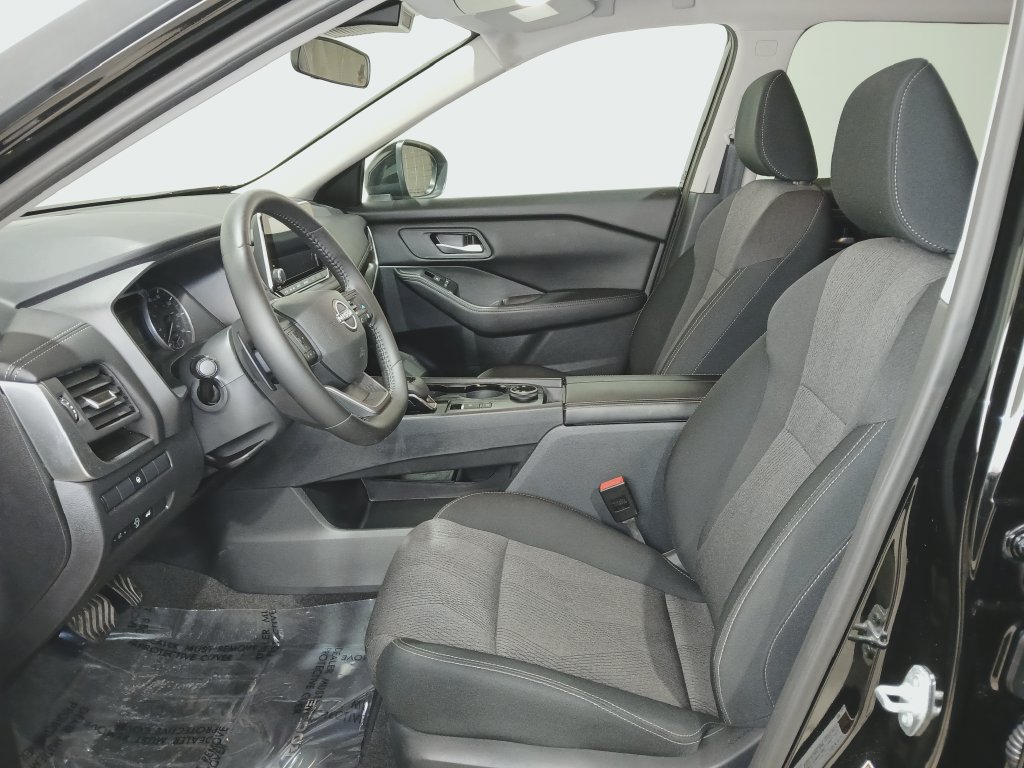 Used 2026 Nissan Rogue SV AWD/4WD image 10