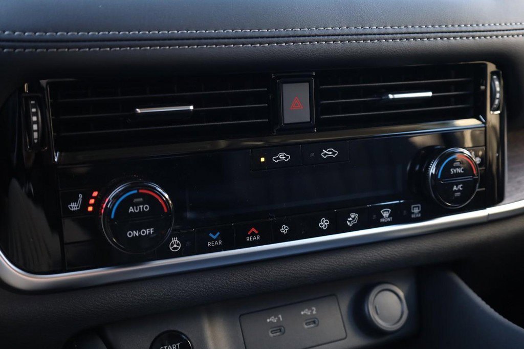 New 2026 Nissan Rogue Platinum w/ Platinum Premium Package image 16