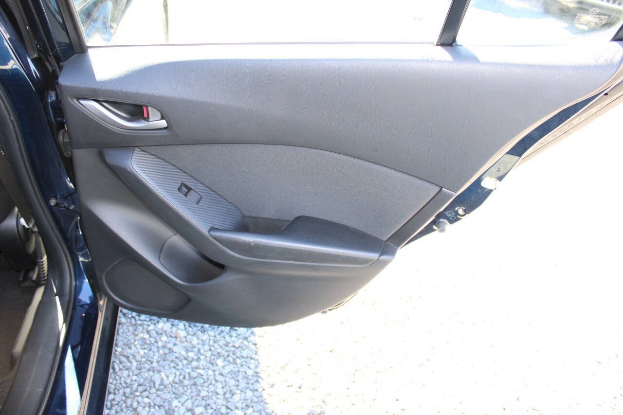 Used 2014 MAZDA MAZDA3 i Touring w/ Moonroof Package 1 FWD image 22