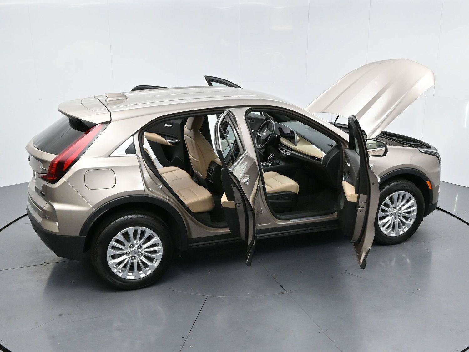Certified 2024 Cadillac XT4 Luxury w/ Cold Weather Package FWD image 36