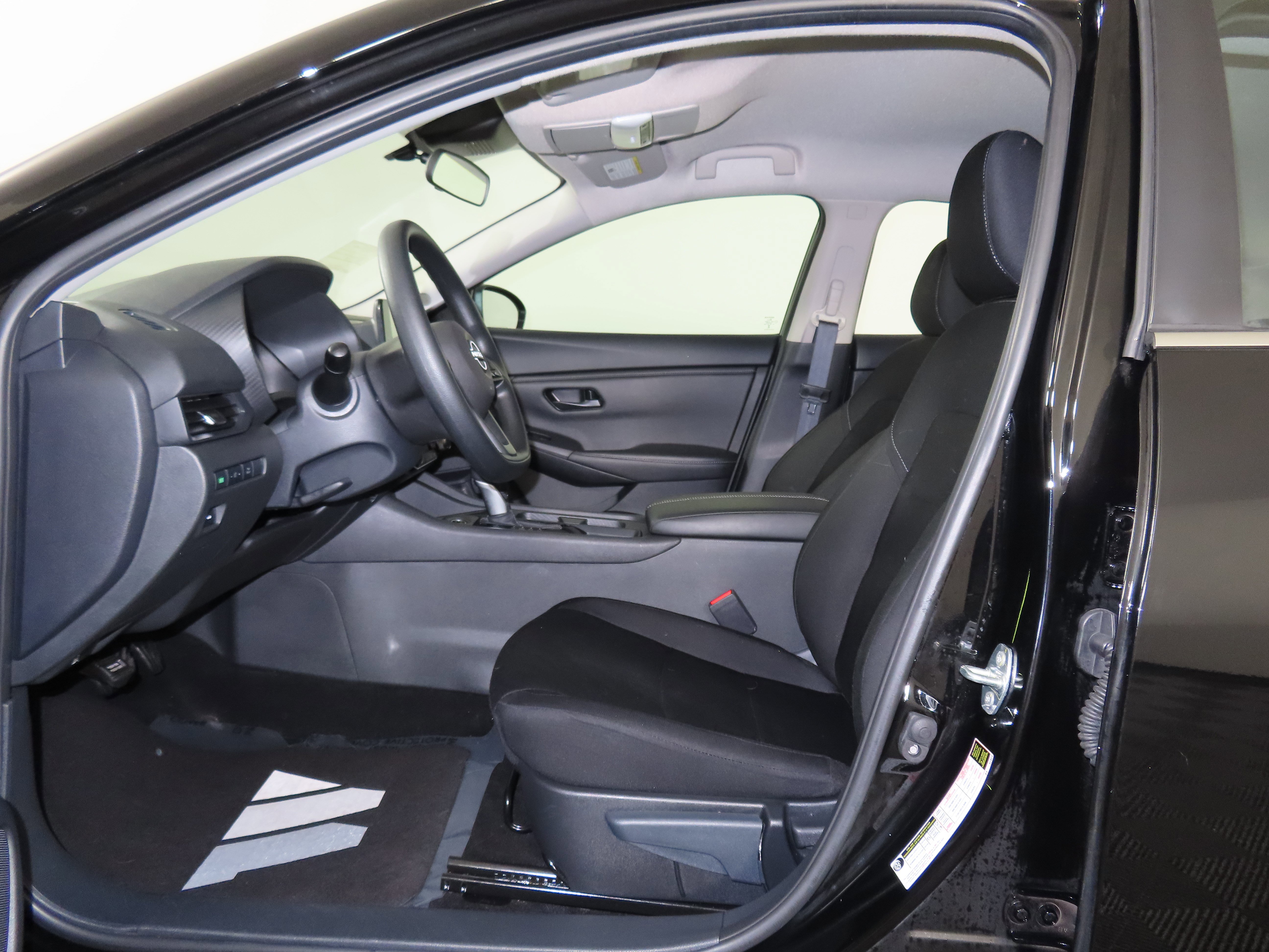 Certified 2025 Nissan Sentra S image 4