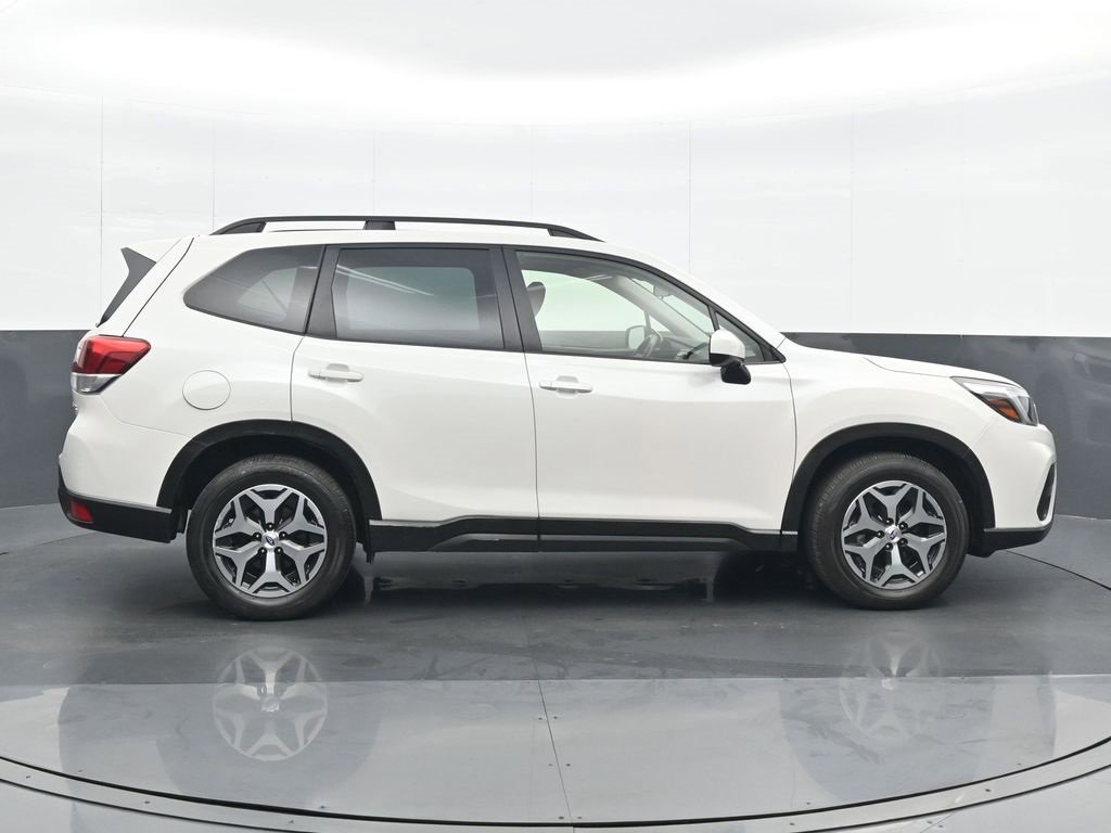 Used 2021 Subaru Forester Premium image 7
