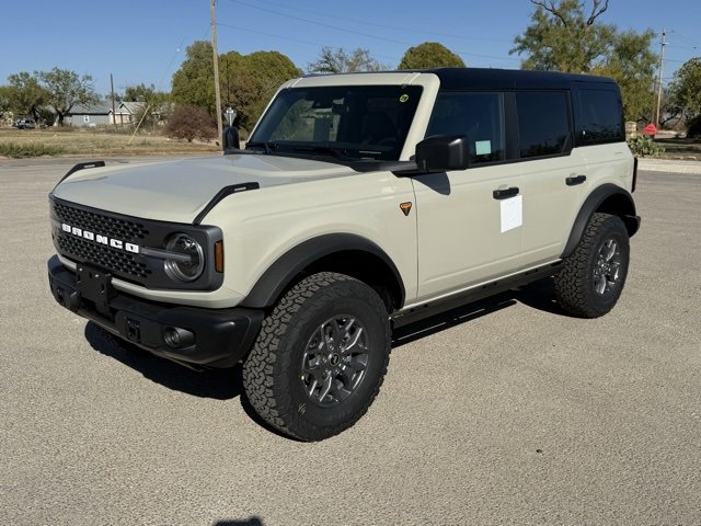 New 2025 Ford Bronco Badlands image 3