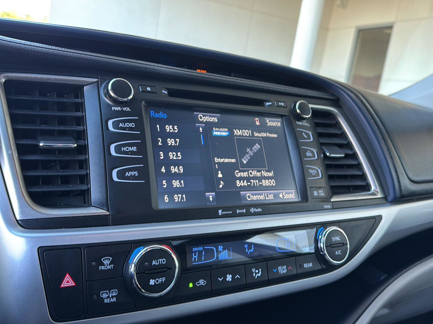 Used 2016 Toyota Highlander XLE image 21