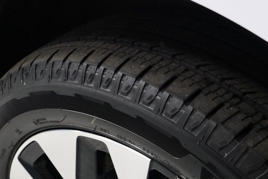 Certified 2025 Ford Expedition Platinum w/ Driver's Package image 20