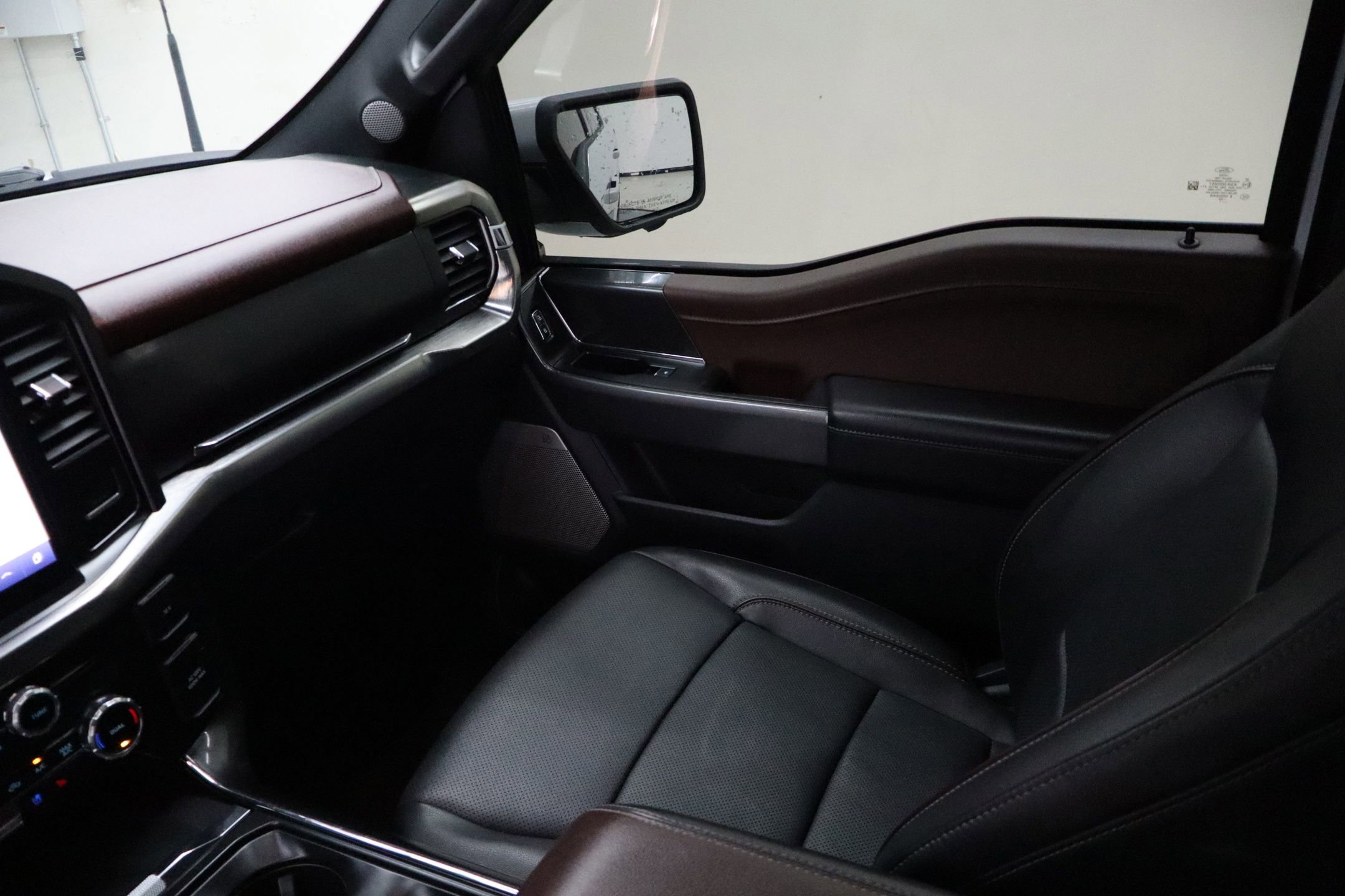 Used 2022 Ford F150 Lariat image 21