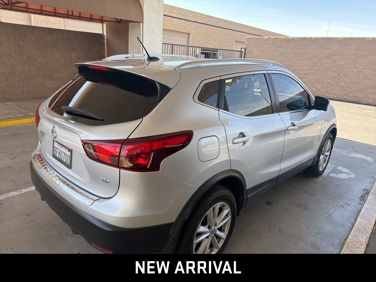 Used 2018 Nissan Rogue Sport SV w/ SV Technology Package FWD image 4