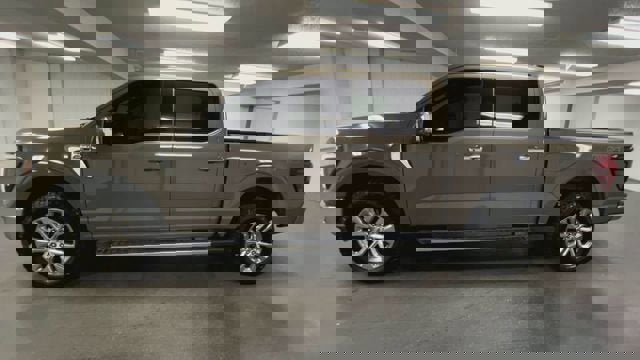 Used 2025 Ford F150 Lariat w/ Equipment Group 501A Mid AWD/4WD image 5