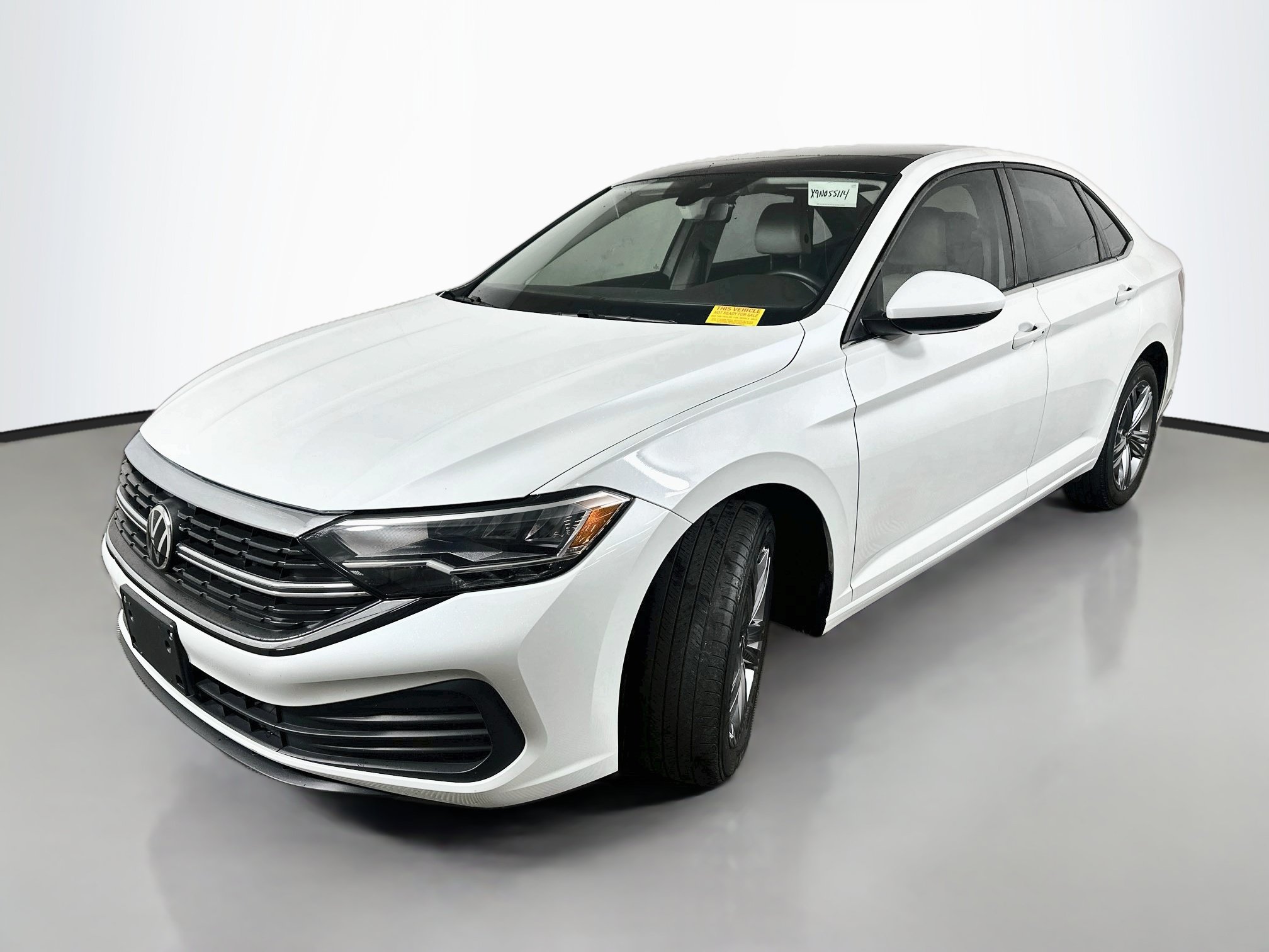 Used 2023 Volkswagen Jetta SE w/ Panoramic Sunroof Package FWD image 3