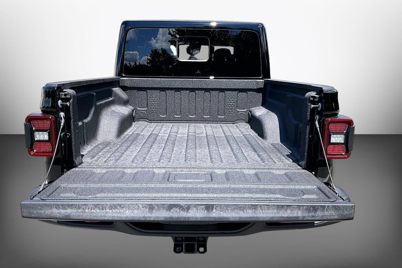 New 2026 Jeep Gladiator Rubicon w/ Steel Power Dome Hood Package AWD/4WD image 19