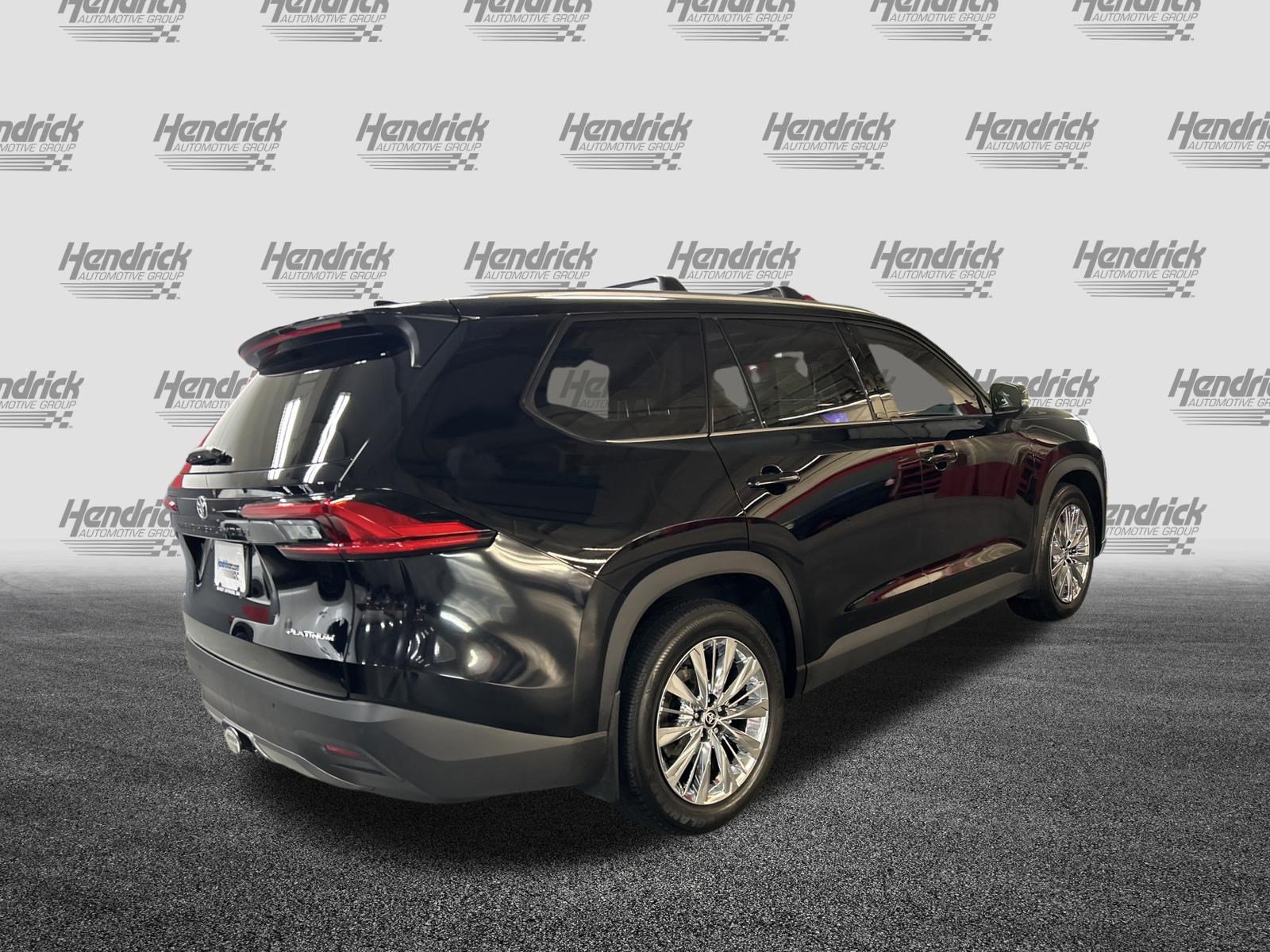 Used 2024 Toyota Grand Highlander AWD image 10