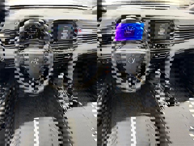 Used 2025 Toyota Camry SE w/ Convenience Package image 11