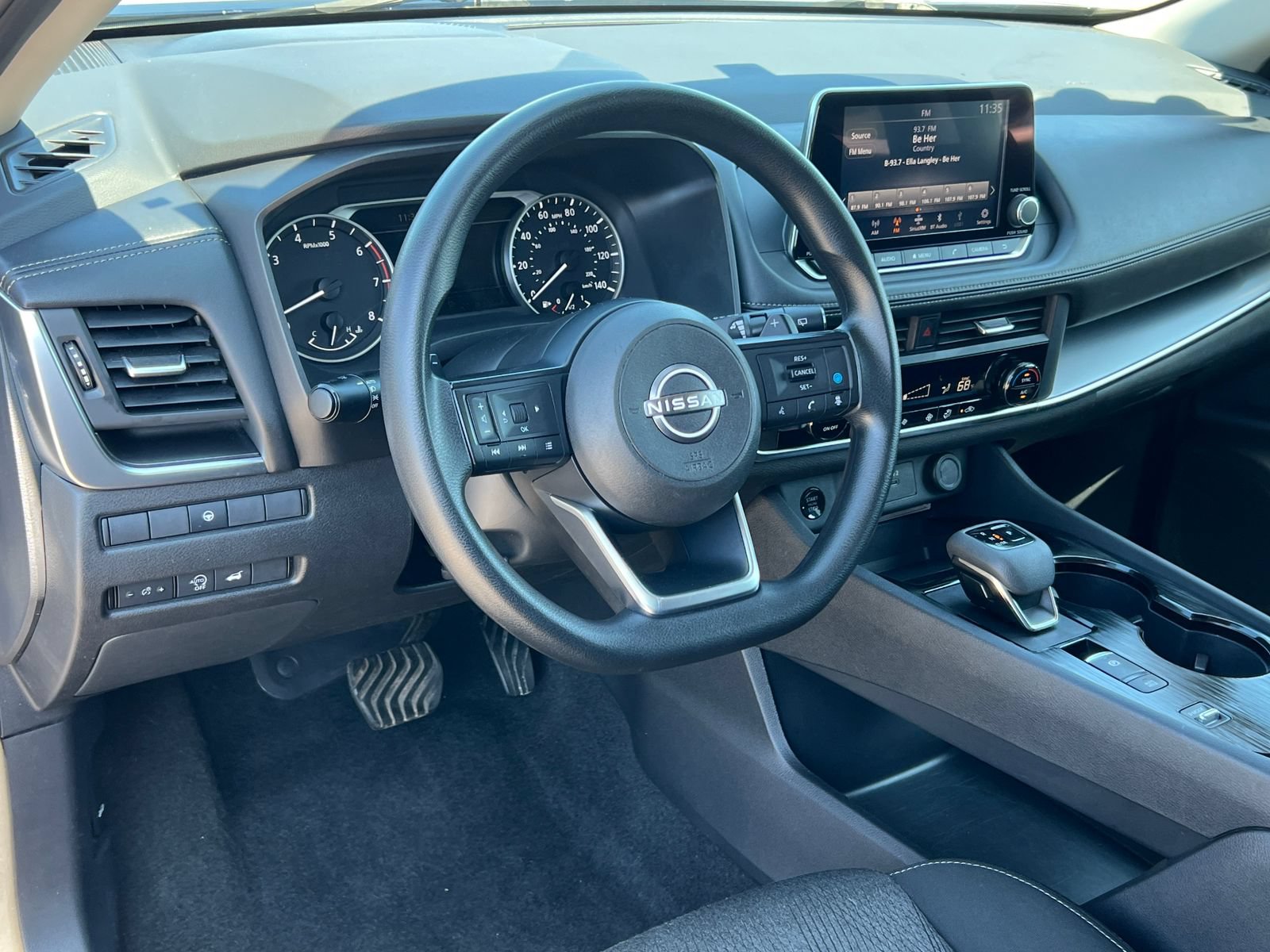 Used 2024 Nissan Rogue SV FWD image 15