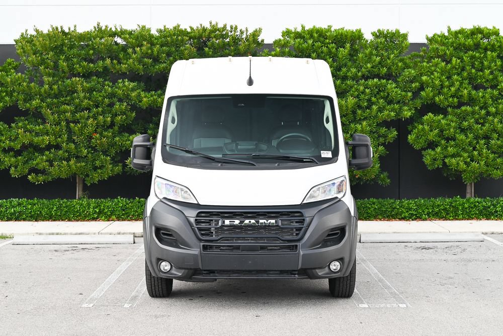 Used 2024 RAM ProMaster 2500 w/ Convenience Group FWD image 2