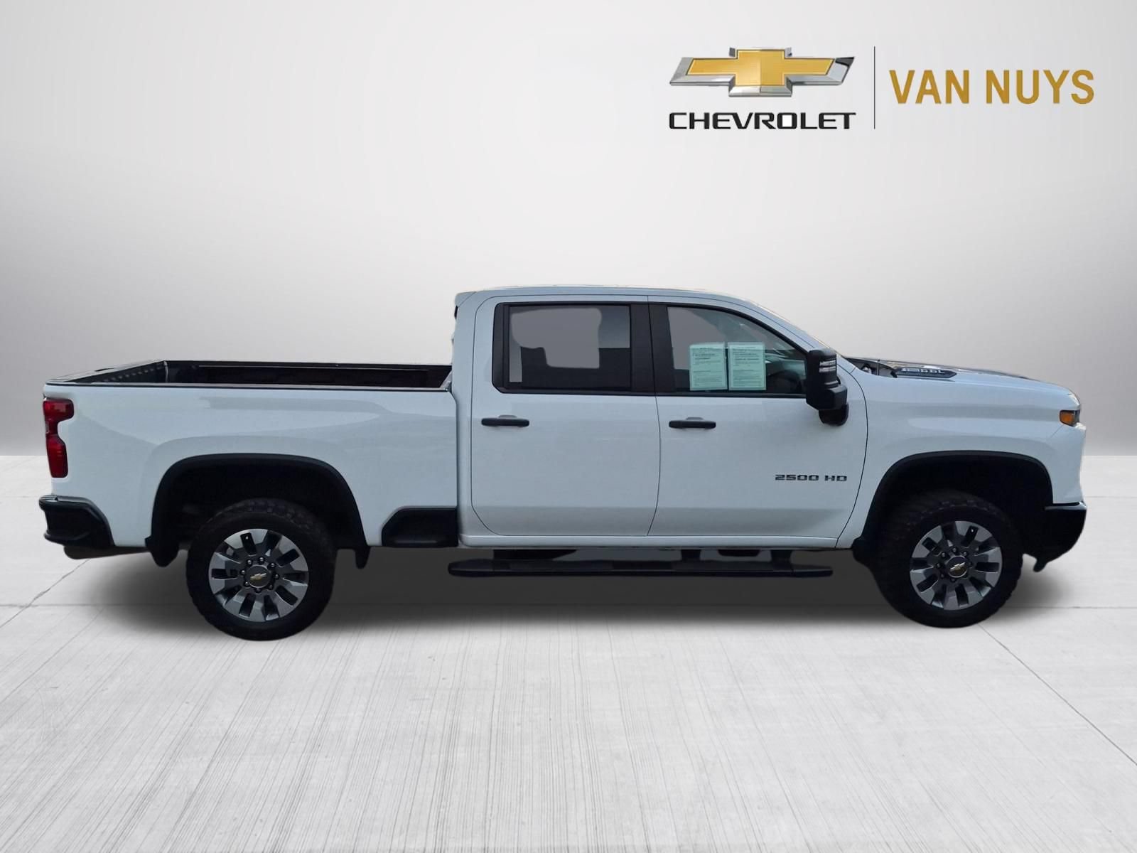 Used 2024 Chevrolet Silverado 2500 Custom w/ Custom Value Package RWD image 4